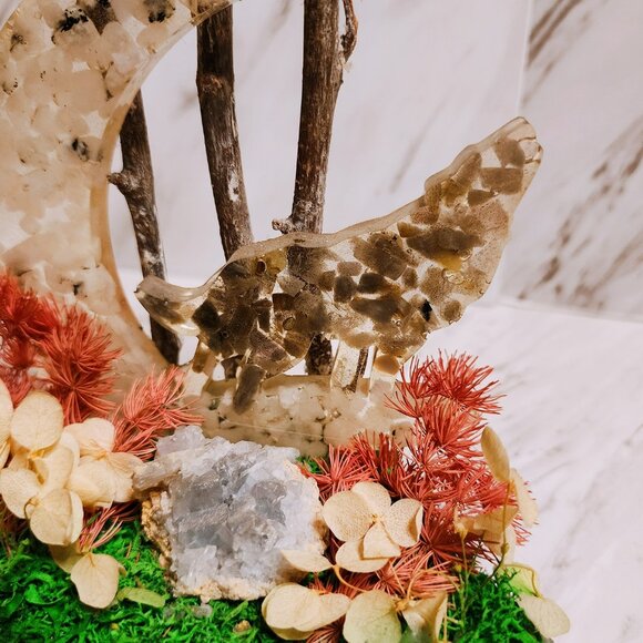 SOLD - HANDMADE moonstone crystal moon with labradorite howling wolf - Picture 3 of 4